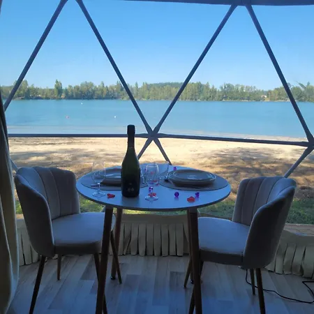 Luksusowy namiot Dome Romantique Du De La Cadie *